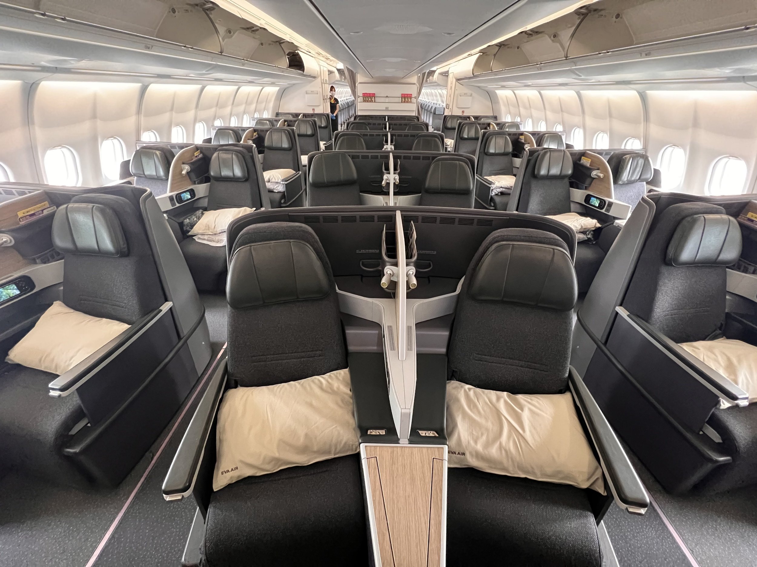 Taiwanese hospitality at its best? EVA Air A330 Business Class, Seoul Incheon to&nbsp;Taipei