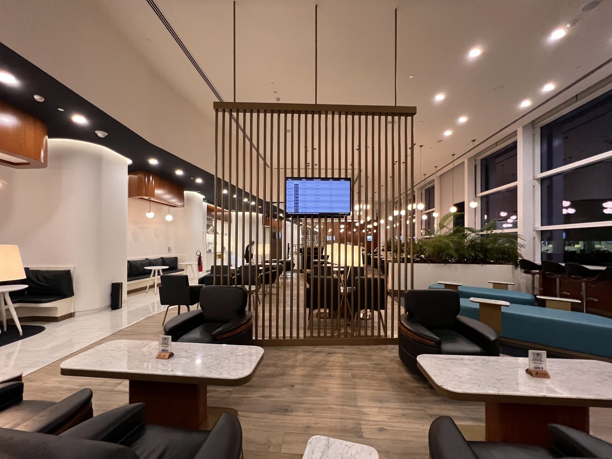 Candid Luxury: A Review of Gulf Air’s Falcon Gold Lounge at Bahrain International&nbsp;Airport