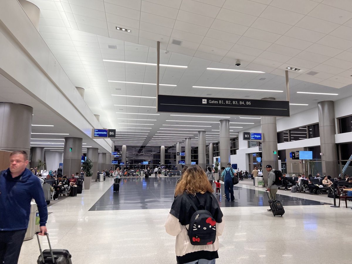 How easy is it to connect between flights at Salt Lake City airport?